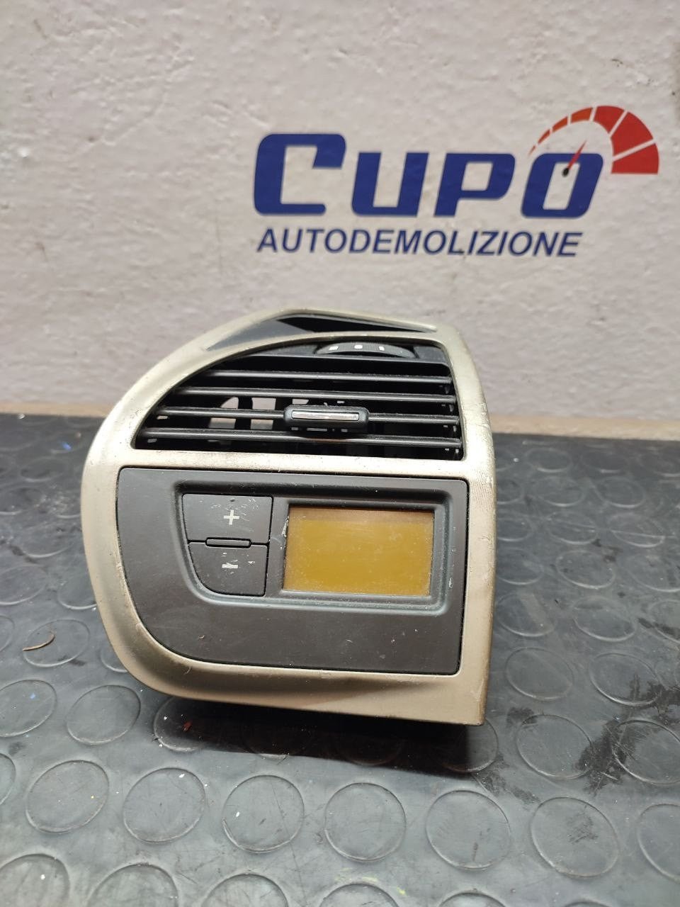 Bocchetta areazione CITROEN C4 PICASSO (2010) 1.6 B cod: 9650868877-00 - F&P CRASH SRLS - Ricambi Usati