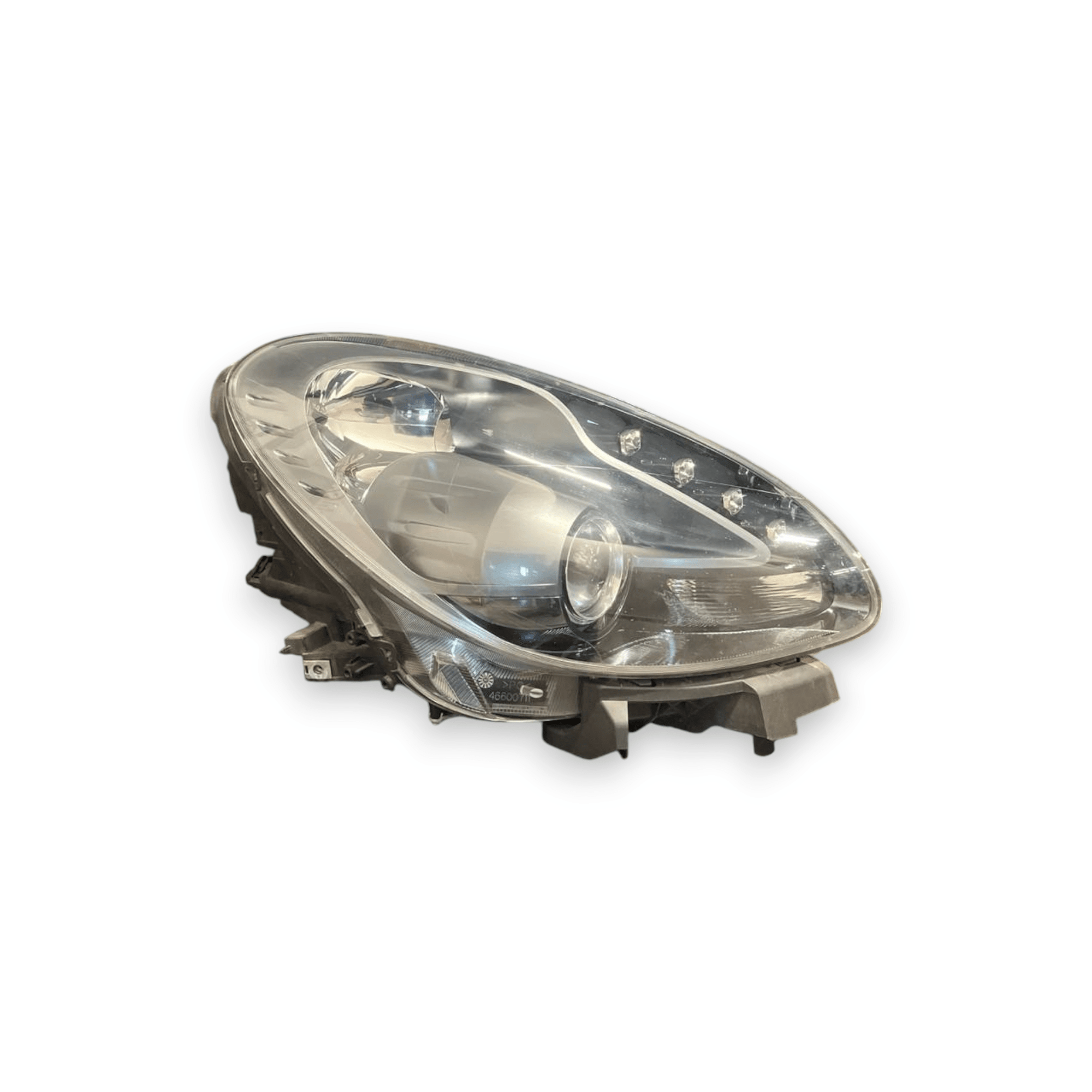 Faro / Fanale destro (dx) Alogeno / Led Alfa Romeo Giulietta (2010 al 2020) cod: 0050530879 ( parabola grigio scuro ) - F&P CRASH SRLS - Ricambi Usati
