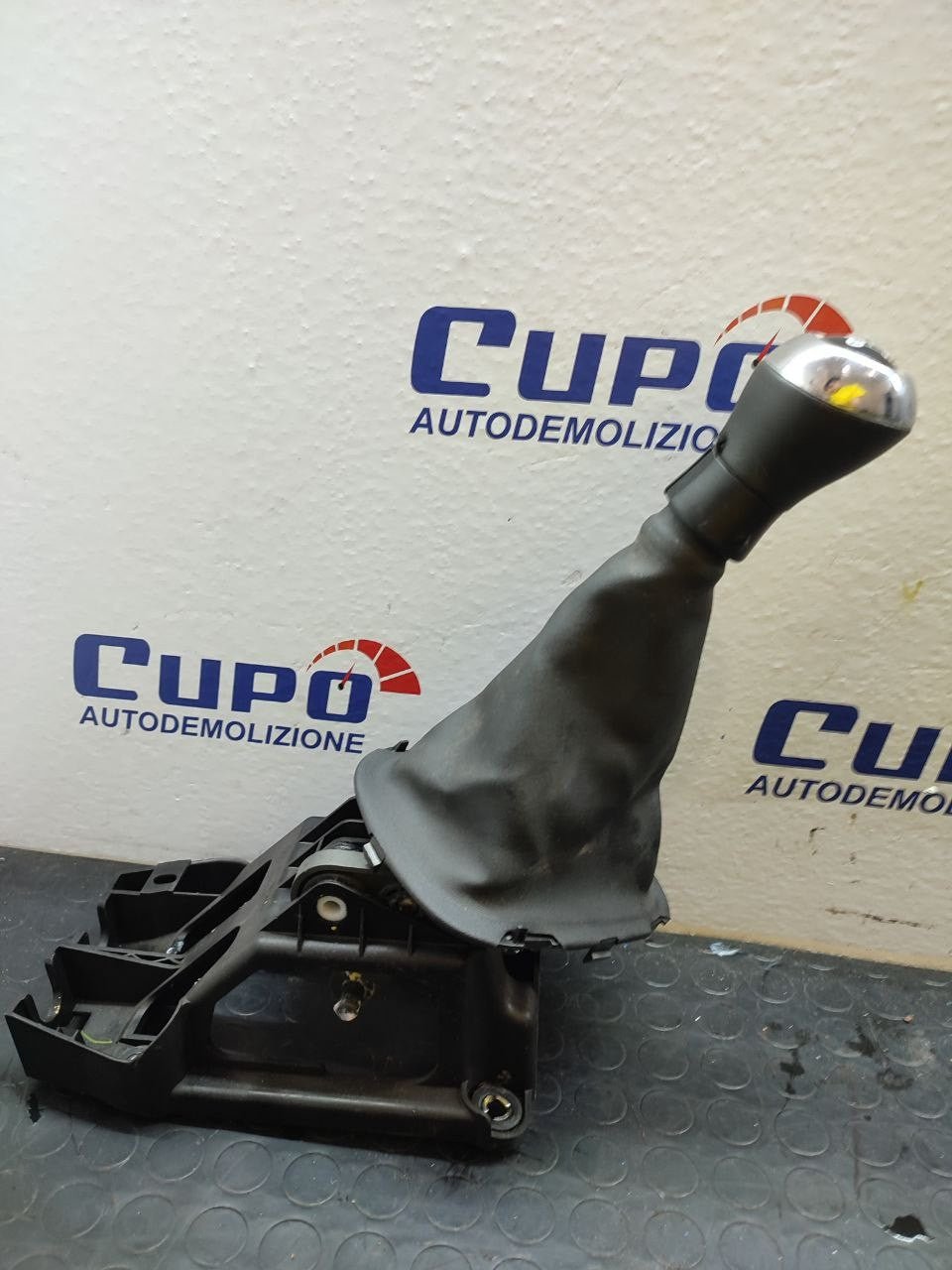 Leva Del Cambio TOYOTA AYGO mk2 1.0 (2014) cod: 33530-0H030 - F&P CRASH SRLS - Ricambi Usati