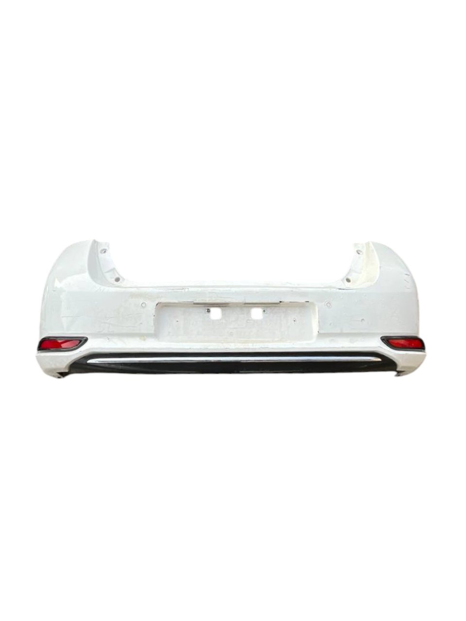 Paraurti posteriore bianco con sensori parcheggio Toyota Auris (2012 - 2018) - F&amp;P CRASH SRLS - Ricambi Usati