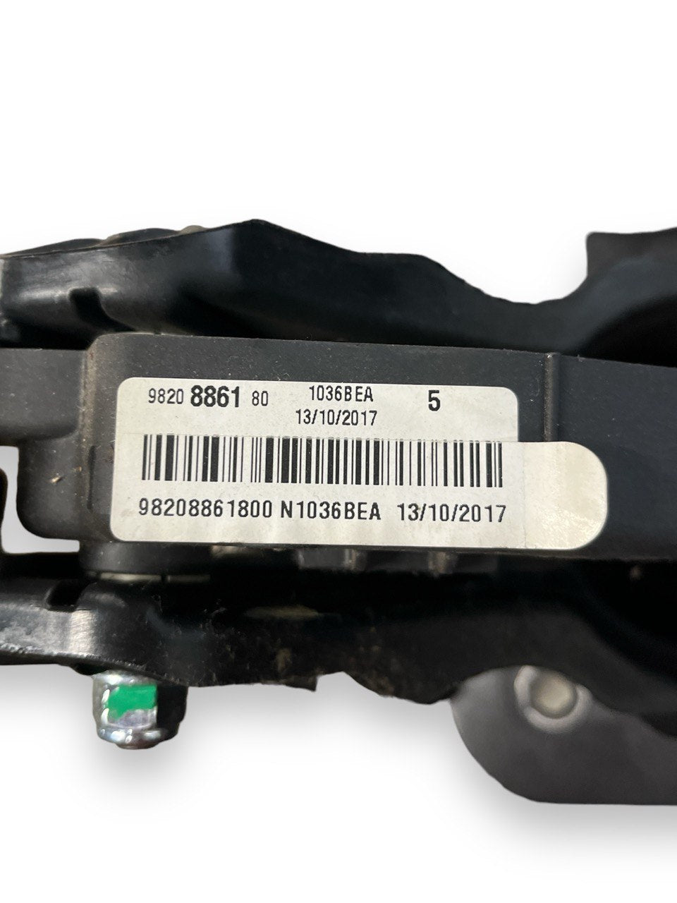 Pedale Frizione Peugeot Partner 1.6 hdi (2008>) cod: 9820886180 - F&P CRASH SRLS - Ricambi Usati
