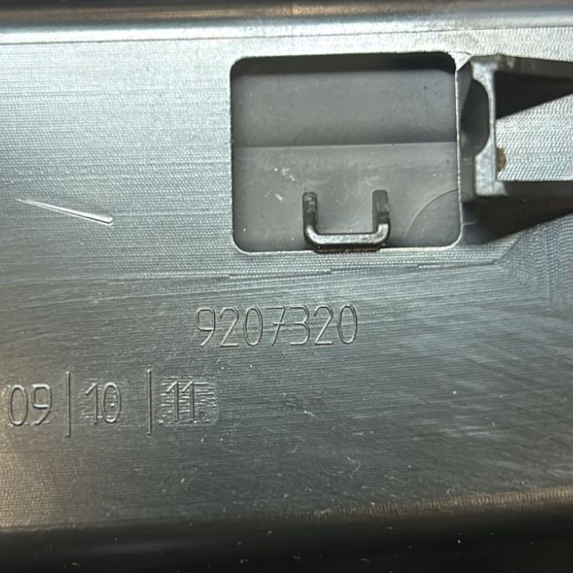 Vano Porta Bevande + Centralina Antenna BMW Serie 1 (F20) cod.9207320 (2011 > 2019) cod.9220832 - 02 - F&P CRASH SRLS - Ricambi Usati
