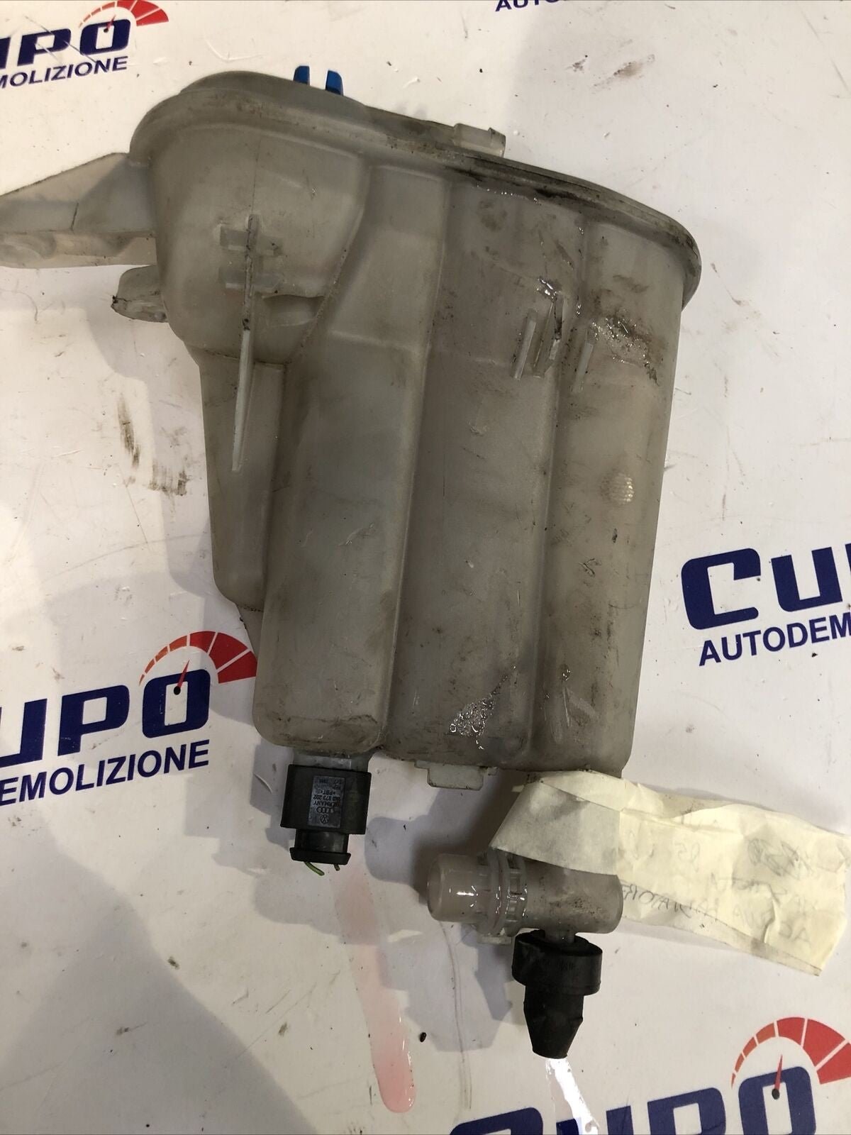 VASCHETTA ACQUA COMPENSAZIONE RADIATORE AUDI Q5 A4 AVANT 8k0121403q - F&P CRASH SRLS - Ricambi Usati