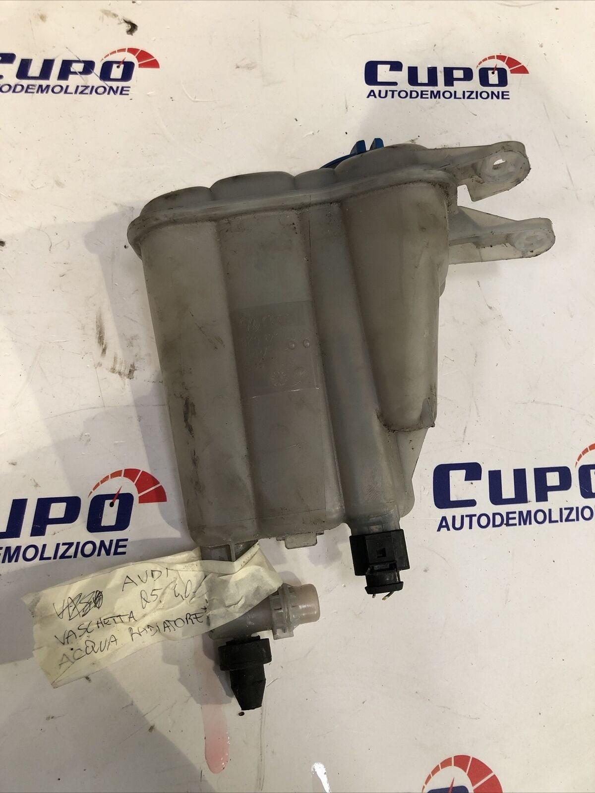 VASCHETTA ACQUA COMPENSAZIONE RADIATORE AUDI Q5 A4 AVANT 8k0121403q - F&amp;P CRASH SRLS - Ricambi Usati